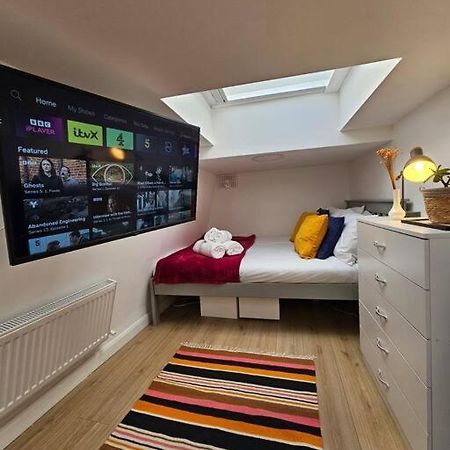 Апартаменти West Kensington Bright Flat Лондон Екстер'єр фото