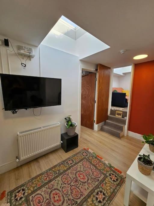 Апартаменти West Kensington Bright Flat Лондон Екстер'єр фото