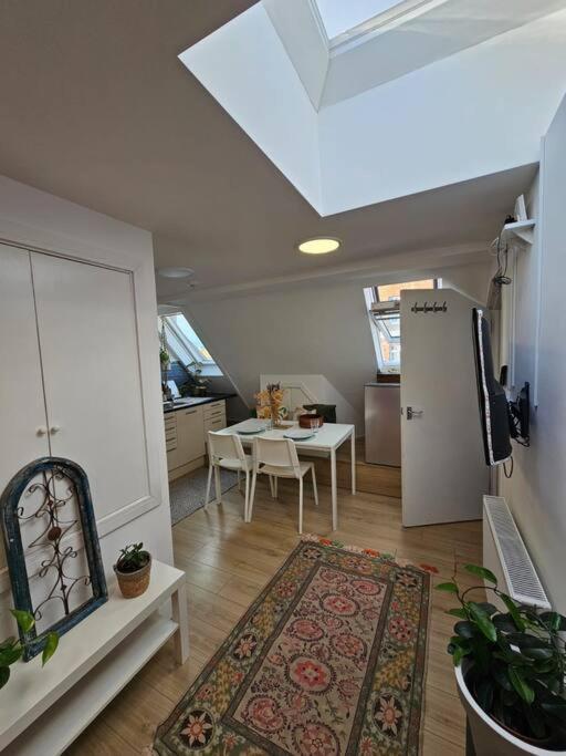 Апартаменти West Kensington Bright Flat Лондон Екстер'єр фото