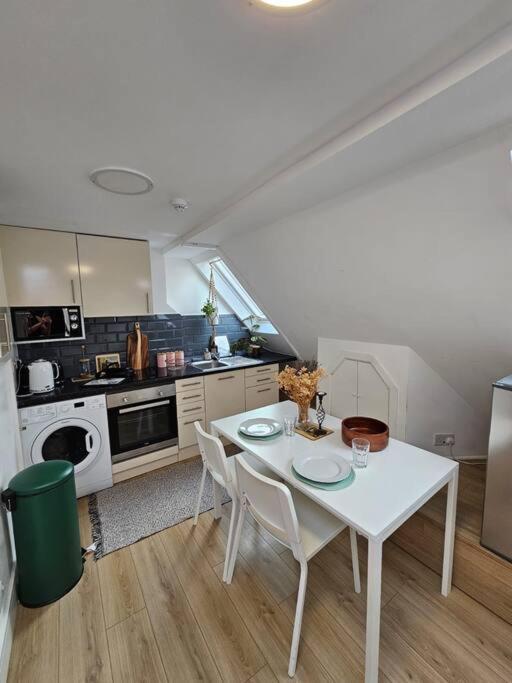 Апартаменти West Kensington Bright Flat Лондон Екстер'єр фото